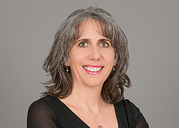 Dr. Marie-Claude Tanguay - CLINIQUE DE GYNÉCOLOGIE ET OBSTÉTRIQUE PIERRE-BOUCHER Dr. Marie-Claude Tanguay - Longueuil, QC Gynécologues - Doctor Portrait Image
