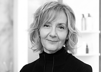 Dr. Marie Toscano - Gatineau, QC Dermatologues - Doctor Portrait Image