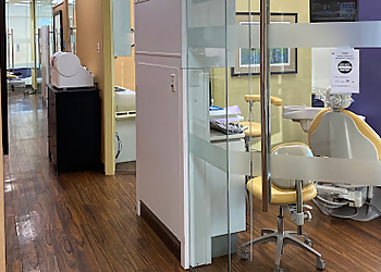 Newmarket cosmetic dentist Dr. Mark Simon - SIMON DENTAL CENTRE