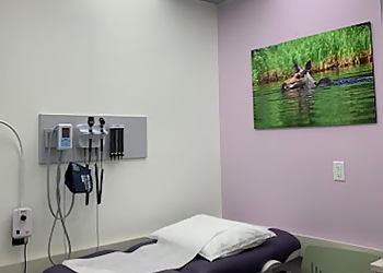 North Vancouver podiatrist Dr. Matt Bolshin - iHEALTHMD MEDICAL CLINIC