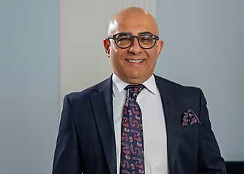 Dr. Maziar Rahmani - Richmond Hill, ON Endocrinologists - Doctor Portrait Image