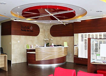 Stouffville optometrist Dr. Meenal Agarwal, HBSc, OD - STOUFFVILLE FAMILY EYE CARE