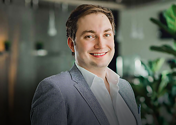Winnipeg Chirurgien Plasticien Dr. Michal Brichacek - THE FIRST GLANCE AESTHETIC CLINIC & SURGERY CENTRE