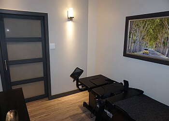 Laval chiropractor Dr. Michele Bernatchez, Chiropraticienne, DC - CHIRO STE-ROSE