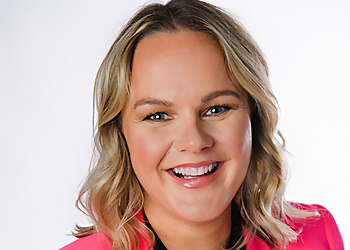 Dr. Michelle Campbell, DC - CAMPBELL CHIROPRACTIC CENTRE - London, ON Chiropraticiens - Doctor Portrait Image