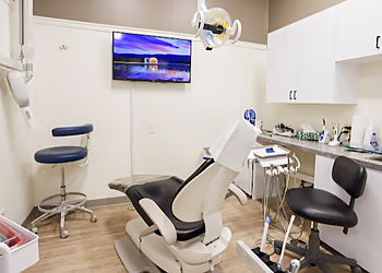 North Vancouver Dentistes Cosmétiques Dr. Mohammad Haj Hariri - NORGATE DENTAL CENTRE