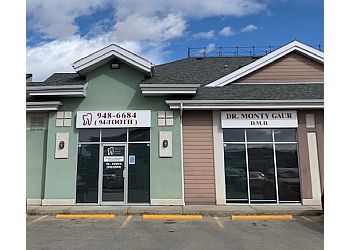 Airdrie Dentistes Cosmétiques Dr. Monty Gaur - NOSE CREEK DENTAL CENTRE