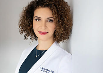 North Vancouver Chirurgien Plasticien Dr. Nasim Abedi