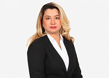 Dr. Nasim Shafie Zadeh - Aurora, ON Dentistes Enfants - Doctor Portrait Image
