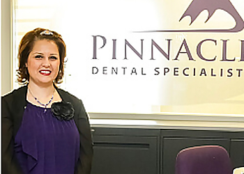 Dr. Negin Ghiabi - Halifax, NS Dentistes Enfants - Doctor Portrait Image