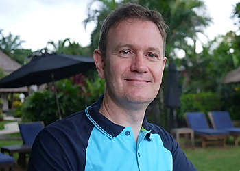 Dr. Nicholas McFarlane - Kitchener, ON Urologues - Doctor Portrait Image