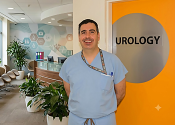Dr. Nicolas Smadja-Lamère - POLYCLINIQUE DU QUARTIER Dr. Nicolas Smadja-Lamère - Granby, QC Urologues - Doctor Portrait Image