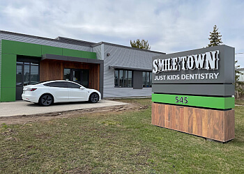 Waterloo children dentist Dr. Parisa Akhavan - SMILE TOWN JUST KIDS DENTISTRY