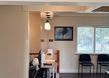 Dr. Paul Rooney, DC - BALANCE CHIROPRACTIC - Thunder Bay, ON Chiropractors - Reception Area Image