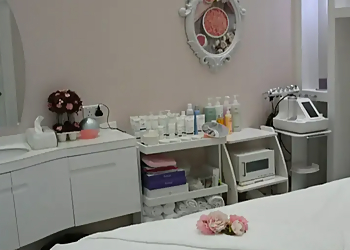 Dr. Paul Stephen Carter Dr. Paul Stephen Carter - Burlington, ON Plastic Surgeons - Clinic Interior Image