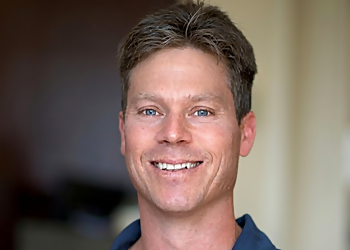 Dr. Phil Smith, DC - WELCOME TO WELLNESS Dr. Phil Smith, DC - WELCOME TO WELLNESS - Whitby, ON Chiropractors - Doctor Portrait Image