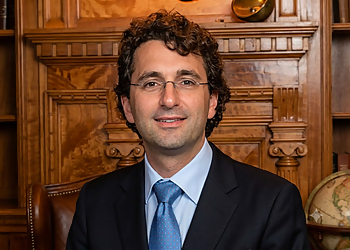 Dr. Philippe Arjane - SERVICE D’UROLOGIE & CENTRE DE LA PROSTATE Dr. Philippe Arjane - Longueuil, QC Urologists - Doctor Portrait Image