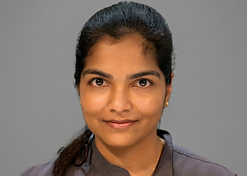 Dr. Pooja Yarlagadda - PROMONTORY DENTAL CENTRE Dr. Pooja Yarlagadda - Chilliwack, BC Dentists - Doctor Portrait Image