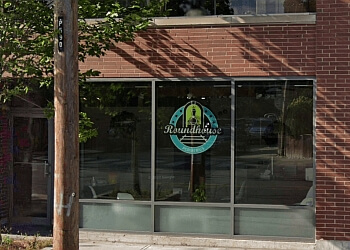 Toronto pediatrician Dr. Rahul Saxena - ROUNDHOUSE PEDIATRICS