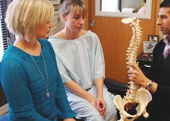 Vancouver chiropractor Dr. Raminder Badyal, DC - DOWNTOWN WELLNESS CENTRE