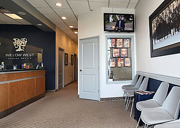 Dr. Raynah Fernandes - Guelph, ON Dentistes Cosmétiques - Clinic Interior Image