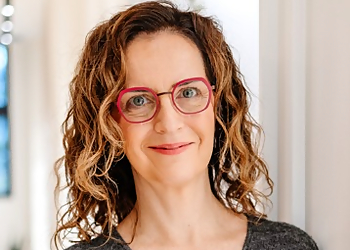 Dr. Rebecca Horner - PARKVIEW OPTOMETRY Dr. Rebecca Horner - Oshawa, ON Optometrists - Doctor Portrait Image