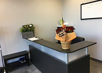 Dr. Richard McFadden, DC, RMT - MCFADDEN CHIROPRACTIC & MASSAGE - Niagara Falls, ON Chiropractors - Clinic Interior Image