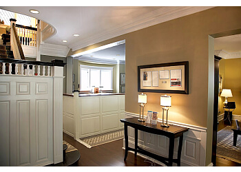 Waterloo Chirurgien Plasticien Dr. Robert L. Shenker - THE COSMETIC SURGERY CLINIC