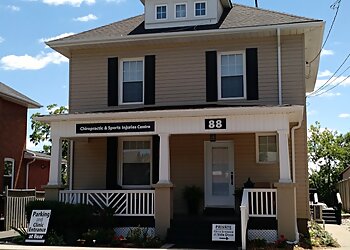 Halton Hills chiropractor Dr. Robert M. Jones, DC - THE CHIROPRACTIC & SPORTS INJURIES CENTRE