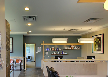 Winnipeg plastic surgeon Dr. Robert Turner - AESTHETIC SOLUTIONS