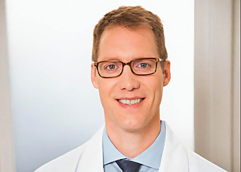 Dr. Rodger Shortt - Oakville, ON Chirurgien Plasticien - Doctor Portrait Image