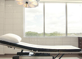 Markham plastic surgeon Dr. Ron Wallman - MARKHAM INSTITUTE OF COSMETIC PLASTIC SURGERY