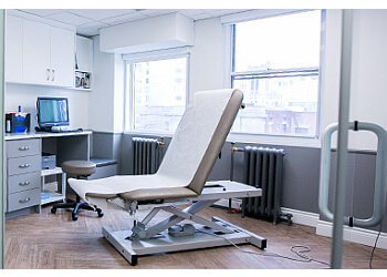 Montreal dermatologist Dr. Roni Munk - DERMAPURE