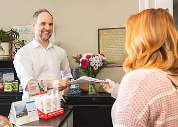 Calgary Chiropraticiens Dr. Ryan Wagemakers - MEMORIAL DRIVE CHIROPRACTIC AND MASSAGE