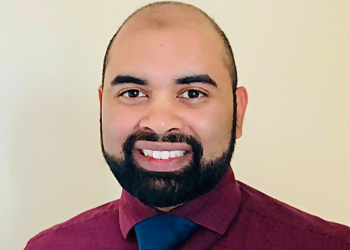 Dr. Saadiq Adeeb Hooseinny, OD - NIAGARA VISION Dr. Saadiq Adeeb Hooseinny, OD - Niagara Falls, ON Pediatric Optometrists - Doctor Portrait Image