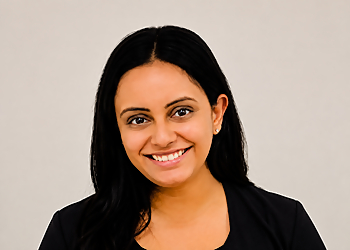 Dr. Safina Dhanji, DMD - Ajax, ON Dentistes Enfants - Doctor Portrait Image