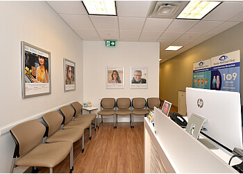Calgary Optométristes Dr. Saleel Jivraj, BSc (Hons), OD, MBA, FAAO, FCOptom, FBCLA - MARKET MALL EYE CLINIC