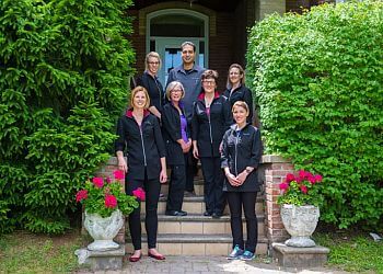 Kawartha Lakes Dentistes Cosmétiques Dr. Sami Ullah - LINDSAY FAMILY DENTISTRY
