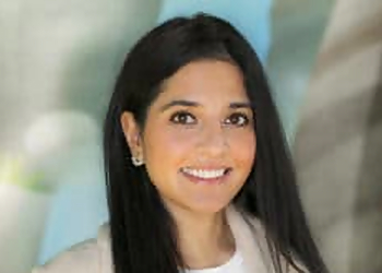 Dr. Samneet K. Mangat - HAPPY TRAILS CHILDREN'S DENTISTRY Dr. Samneet K. Mangat - Calgary, AB Dentistes Enfants - Doctor Portrait Image