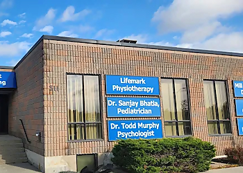 Dr. Sanjay Bhatia Dr. Sanjay Bhatia - Milton, ON Pédiatres - Clinic Exterior Image
