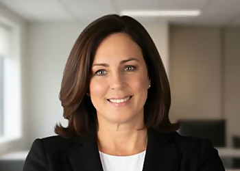 Dr. Sarah Dale, DC - COMMUNITY CHIROPRACTIC CENTER - Windsor, ON Chiropractors - Doctor Portrait Image