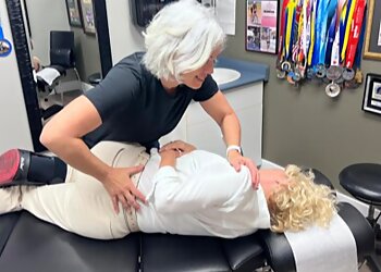 Windsor Chiropraticiens Dr. Sarah Dale, DC - COMMUNITY CHIROPRACTIC CENTER
