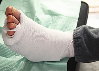 Dr.Scott Fitzner - ALBERTA FAMILY PODIATRY - Calgary, AB Podiatrists - Medical Procedure Image