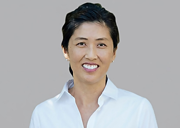 Dr. Silvia Kim - Sherwood Park, AB Dentists - Doctor Portrait Image