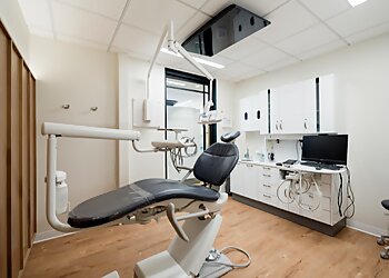 Sherwood Park Dentistes Dr. Silvia Kim - Wye Dental