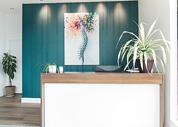 Blainville chiropractor Dr. Simon Cinq-Mars, Chiropraticien DC - PURE CLINIQUE CHIROPRATIQUE