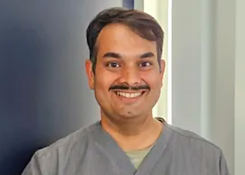Dr. Sudhir Shenoy - Belleville, ON Dentistes - Doctor Portrait Image