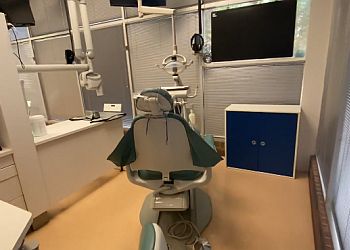 Edmonton cosmetic dentist Dr. Sumit Abrol - CENTRAL DENTAL FAMILY DENTISTRY