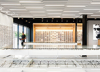 Laval optometrist Dr. Sylvain Duquette, OD - L'AIRE VISUELLE