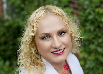 Dr. Tasia Lazaros, DC - HEALTHY LINK CHIROPRACTIC WELLNESS CTR INC - Halifax, NS Chiropraticiens - Doctor Portrait Image